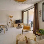 شقة Upstays Sea View Terrace Pool 36m